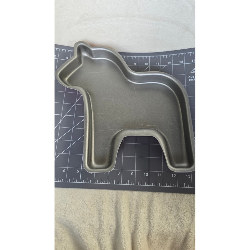 IKEA Dala Horse Cake Pan Red Swedish Horse Specialty Baking Mold 21249